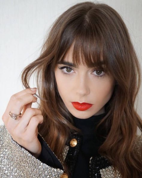 Collarbone Haircut, Lily Collins Hair, Theatre Video, Haircut With Bangs, Video Movie, Fringe Hairstyles, Long Hair With Bangs, Emily In Paris, Hair Crush