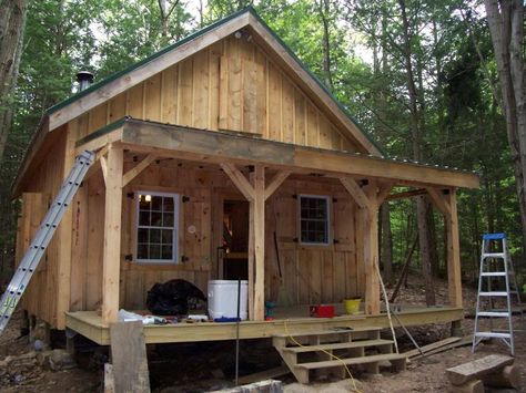 20x24 Cabin, Small Hunting Cabin, Building A Small Cabin, Small Cottage House Plans, Diy Cabin, Tree House Plans, Log Cabin Rustic, Small Log Cabin, Log Cabin Kits