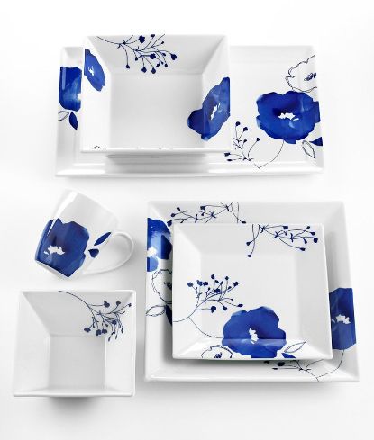 Blue Dishes, Modern Dinnerware, Pottery Painting Designs, Keramik Design, China Painting, Square Plates, Dish Sets, Plate Design, Ceramic Design