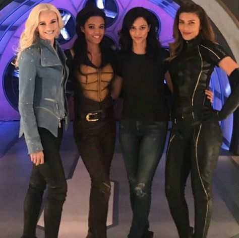 It's funny because someone looking at this would think it's the females of a tv show cast when really they're from 3 different shows The Flash Cast, Tala Ashe, Dc Crossover, Arrow Verse, Arrow Tv Series, Dc Comics Series, The Cw Shows, Dc Tv Shows, Flash Tv Series