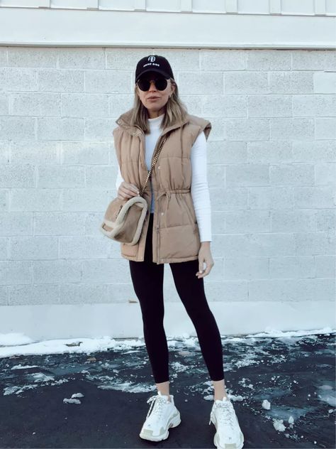 Winter Vest Outfits, Fall Outerwear, Winter Fashion Outfits Casual, Cold Outfits, Casual Outerwear, Outerwear Vest, Vest Outfits, Outfit Inspo Fall, Casual Fall Outfits