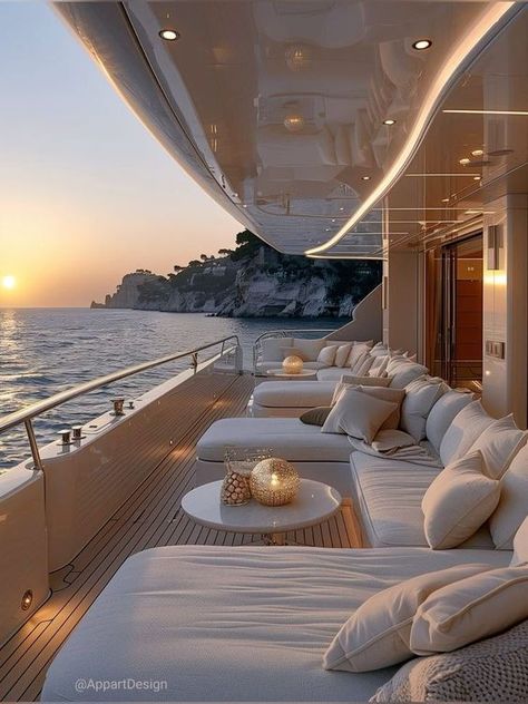 Yacht life 🥂#YachtConservationProjects #SustainableSailing #ProtectOurWaters #GreenYachting #EcoFriendlyVoyages Yatch Luxury Aesthetic, Yacht Interior Decor, Yacht Aesthetic, Luxury Yacht Interior, Best Yachts, Billionaire Lifestyle Luxury Living, Private Yacht, Yacht Interior, Yacht Life