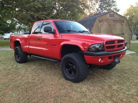 2000 Dodge Dakota Dodge Dakota Lifted, Dakota Truck, Chrome Tips, Lifted Dodge, Cool Truck Accessories, Car Shopping, Dodge Neon, Jacked Up Trucks, New Holland Tractor