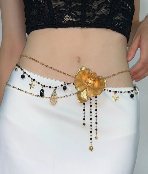 Cairo Escape Waist Chain #threefleas #alternativefashion #uniquestyle #waistchain Stylish Jewelry Accessories, Dope Jewelry Accessories, Waist Jewelry, Plastic Shop, Golden Jewelry, Dope Jewelry, Long Blonde, Waist Chain, Bday Ideas