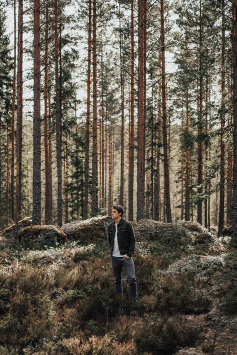 Outdoorsmen Style, Male Portrait Poses, Portrait Man, Jordan Green, Nature Photography Trees, Photography Men, Outdoor Portrait, Nature Photoshoot, Sweden Travel