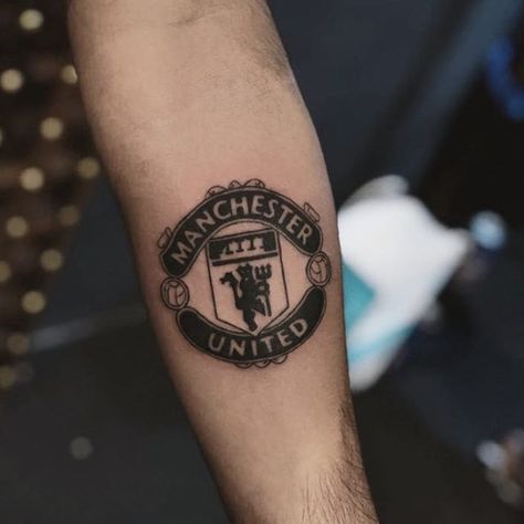 Manchester United Logo Tattoo, Man United Tattoo, Manchester United Tattoo Ideas, Football Tattoo Ideas For Men, Manchester United Tattoo, Man Utd Tattoo, Manchester United Wallpapers Iphone, Dollars Money Wallpaper, Venom Tattoo