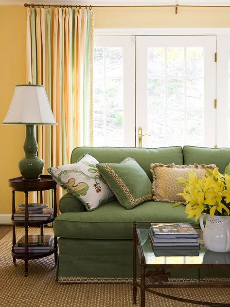 Great use of color...don't love the sofa style, but he colors are right on! Green Couch Blue Walls, Living Room Yellow And Green, Green Couches, Green Couch, Living Room Warm, Yellow Room, Yellow Living Room, Living Room Color Schemes, Trendy Living Rooms