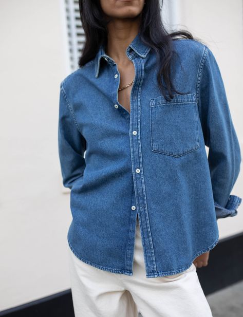 Denim Shirt Street Style, Denim Shirt Outfit, Oversized Denim Shirt, Canadian Tuxedo, Summer Capsule, Autumn 2023, Double Denim, Denim Style, Cultura Pop