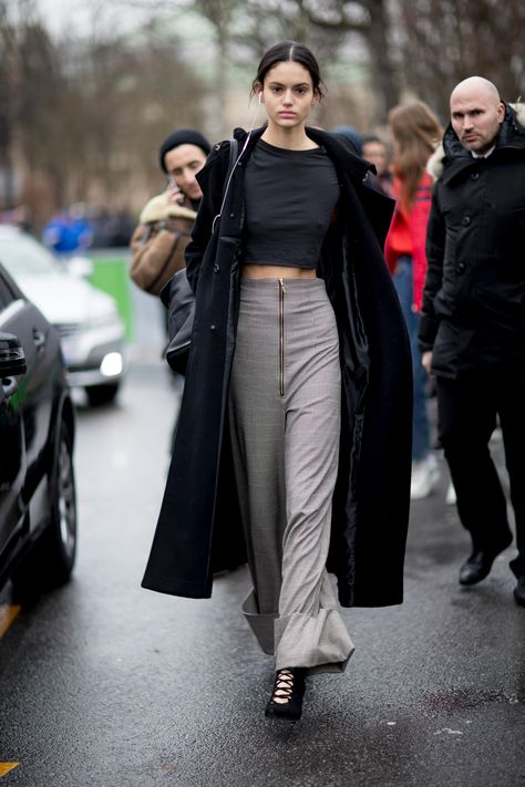 Paris Couture Fashion Week Street Style Spring 2018 Day 2 Tuxedo Jacket Women, Street Style 2018, Street Style Spring, Paris Couture, Fashion Week 2018, Tuxedo Jacket, Style Looks, Style Spring, Spring Street Style