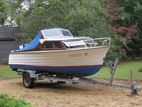 1963 Thompson Cuddy Cabin powerboat for sale in Virginia Cabin Cruisers For Sale, Small Boats For Sale, Classic Boats For Sale, Cuddy Cabin Boat, Cabin Cruiser Boat, Tuna Boat, Boat Hoist, Wooden Boats For Sale, Power Boats For Sale