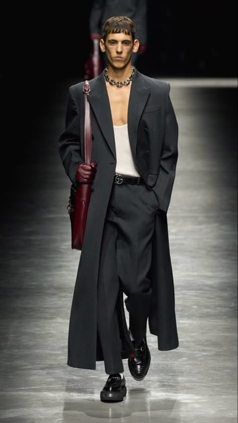 Couture Fashion Men, Gucci Fw24, Suit Accessories For Men, Mens High Fashion, Feminine Men, Winter 2024 Fashion, Mens Runway Fashion, High Fashion Men, Phoenix Rising