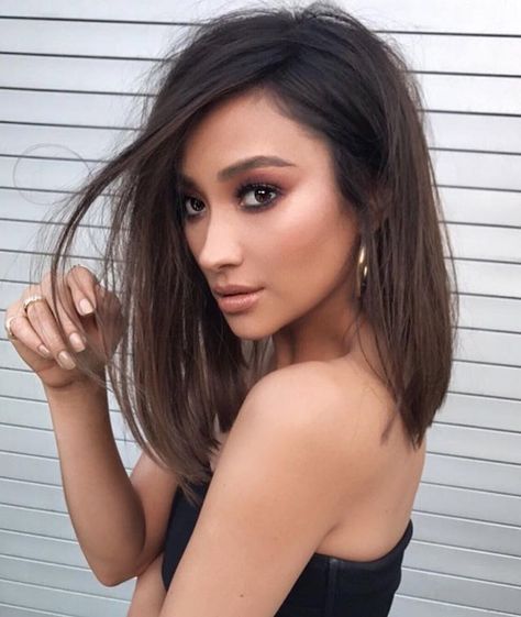 Makeover Alert! ✨ Shay Mitchell Just Got a Power Bob | Sleek long bob hairstyle | Shay on Instagram Shay Mitchell Haircut, Sleek Lob, Side Part Hair, Haircut Bob, Deep Side Part, Part Hair, Celebrity Wigs, Medium Short Hair, Lob Haircut