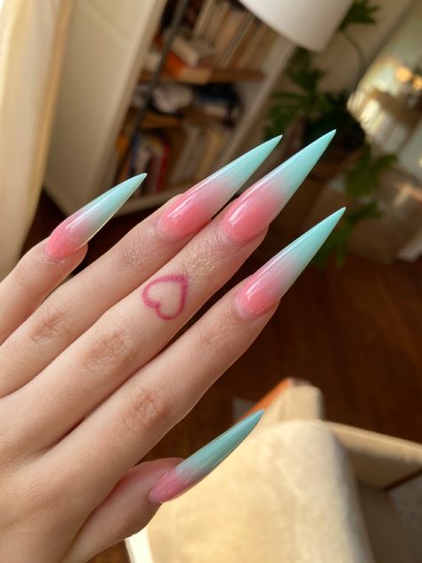 Ombre Long Acrylic Nails, Acrylic Nails Stiletto, Stilleto Nails Designs, Nails Stiletto, Punk Nails, Soft Nails, Almond Shape, Diy Nail Art, Nails Almond