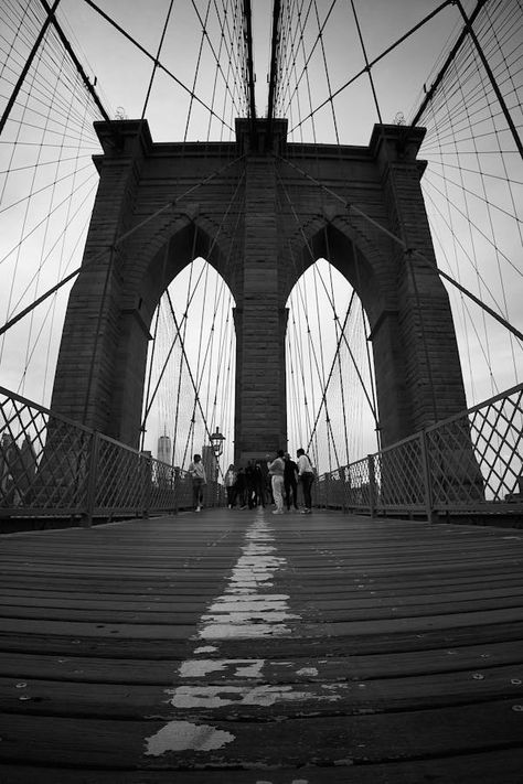 Dramatic Perspective of Brooklyn Bridge Archway · Free Stock Photo Dramatic Perspective, Ny Skyline, American Landmarks, Pedestrian Walkway, People Walking, Nyc Skyline, Bridge Building, Ny City, Suspension Bridge