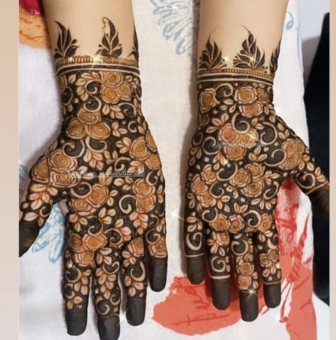 Designer Mehandi, Beautiful Mehndi Designs, Mahendi Designs, Mehendi Art, Dubai Design, Heena Design, Legs Mehndi Design, Mehndi Designs Bridal Hands, Very Simple Mehndi Designs