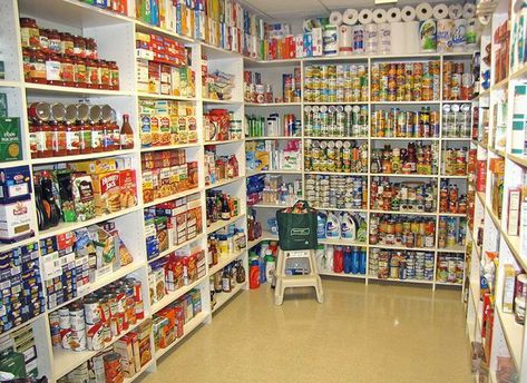 Stock Pile Organization, Desain Pantry Dapur, Sari Sari Store, Food Storage Rooms, Preppers Pantry, Prepper Pantry, Stock Pile, Storage Rooms, Grocery Store Design