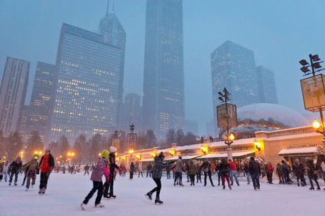 Ice Skating Lessons, Chicago Snow, Chicago Bucket List, Outdoor Ice Skating, Millenium Park, Things To Do In Chicago, Chicago Winter, Ice Skating Rink, Visit Chicago