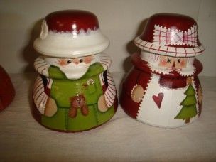 Christmas Insulators, Snowman Insulators, Insulator Snowman, Painted Insulators, Insulator Projects, Insulator Crafts, Insulator Ideas, Electric Insulators, Mrs Santa Claus