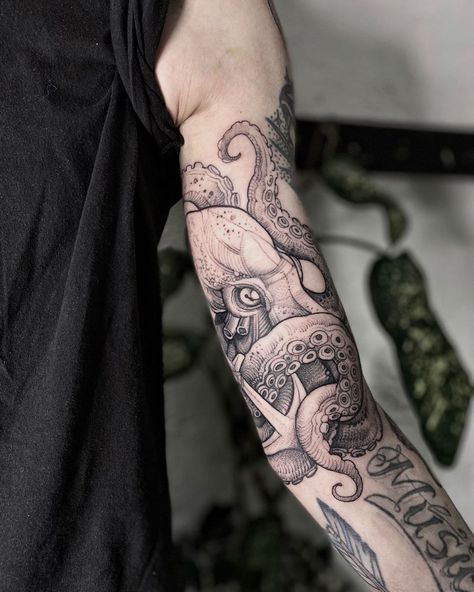 Tattoo Gato, Dark Mind, Minimal Tattoo Ideas, Black And White Tattoo, Lower Leg Tattoos, Octopus Tattoo Design, Octopus Tattoos, Design Tattoos, Dinosaur Tattoos