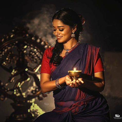 Bharatnatyam Poses, Diwali Shoot, Actors Portraits, Kerala Models, Bale Dance, Saree Aesthetic, Bharatanatyam Dancer, Bharatanatyam Poses, Creative Composition