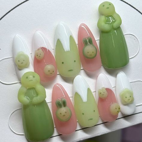 Smiski Nail Art, Nail Art Nail Polish, 3dnails Design, Gel X Inspo Nails, Smiski Nails, Green Nails Cute, Gel Nails Design, Food Nail Art, Artistic Nails