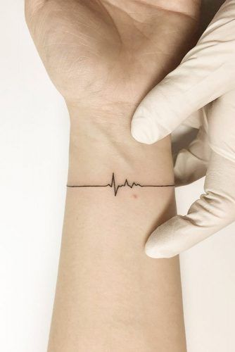 Minimalist Tattoo Designs – Catch Your Tiny Inspiration ★ See more: https://glaminati.com/minimalist-tattoo-designs/ Hart Beat, Heartbeat Tattoo Design, Minimalist Tattoo Meaning, Tato Minimal, Typography Tattoo, Heartbeat Tattoo, Tattoos Mandala, Shape Tattoo, Inspiration Tattoos