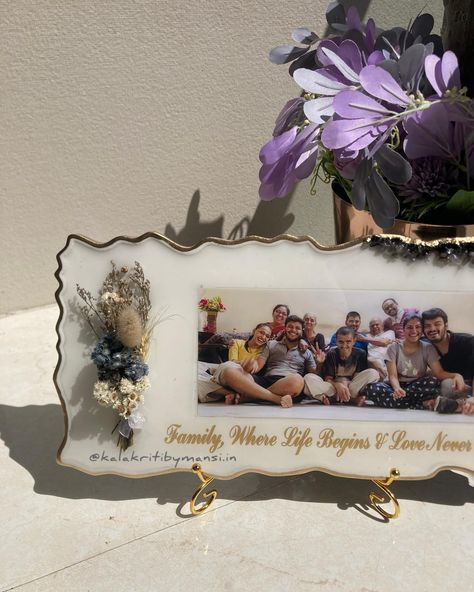 “When family gets together, we can solve every negative thing arrives 🦋👍🏻!! “ (📍last video for details) Give your family this beautiful frame with the memory photo of your togetherness ❤️!! Dm us for order 💖! #familygifts #resingifts #familyoccasion #giftforfamily #resinframeideas #familygiftideas #ideas #standingframe #resingifts #resingiftideas #giftinbudget #uniquegifts #ａｅｓｔｈｅｔｉｃ #reelsinstagram #transition #arttransition #transitipnreel #reelitfeelit #supportsmallbusiness #smallbusi... Diy Resin Gifts, Resin Gifts, Family Photo Frames, Family Get Together, Resin Frame, Frame Stand, Diy Resin, Photo Memories, Together We Can