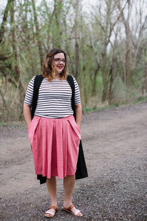 LuLaRoe Madison Skirt. Pink skirt. LuLaRoe Julia Dress. LuLaRoe joy. https://m.facebook.com/groups/645099432315429 Lula Roe Outfits, Midi Skirt, Dresser, Style Inspiration, Pink, Hair, Clothes