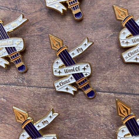 Harry Potter Pins And Patches, Enamel Pins Harry Potter, Unique Enamel Pin For Collectors, Cheap Gold Novelty Enamel Pin, Warrior Cats Enamel Pins, Literary Jewelry, Boutique Inspiration, Gifts For Bookworms, Soft Enamel