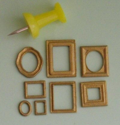 Eight miniature 1/48th scale picture frames. Largest frame measures 13mm x 10mm and smallest is 5mm x 3mm.Main picture shows a set of frames painted gold. Supplied in brown or white plastic. Could also be used as small frames in 1/24th scale. Wizard Miniatures, Miniature Picture Frames, Frames Painted, Small Frames, Mini Picture Frames, Doll Props, Paper Furniture, Dollhouse Miniature Tutorials, Home Decor Crate