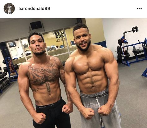 Black Football Players, James Conner, Gym Physique, Aaron Donald, Pittsburgh Steelers Football, Steelers Fan, Steeler Nation, Black Men Street Fashion, Steelers Football