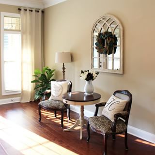 Windsor Greige SW 7528 - Timeless Color Paint Color - Sherwin-Williams Urban Putty, Vaulted Ceiling Living Room, Interior Color Schemes, Salon Suites, Warm Interior, Sherwin Williams Paint Colors, Interior Painting, Dark Interiors, Interior Paint Colors