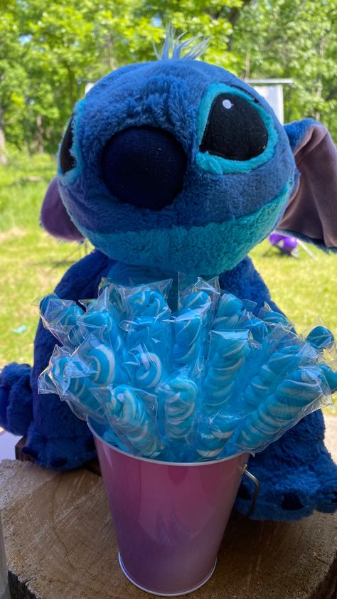 Stitch Candy Table, Lilo And Stitch Cake, Stitch Party, Lilo And Stitch Merchandise, Disney Birthday Party, Hawaiian Birthday Party, Bday Party Theme, Cinderella Birthday, Lilo Y Stitch