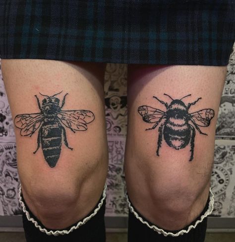 The Bee’s Knee’s ! ☻ Thank you @dedesmalls_ ♡ ♡ “Let’s rock let’s rock, today today” -name that movie Tattoo Art Styles Names, Raccoon Tattoo, Ab Tattoo, Abstract Tattoo Ideas, Minimalist Tattoo Ideas, Abstract Tattoos, Movie Tattoo, Insect Tattoo, Bug Tattoo