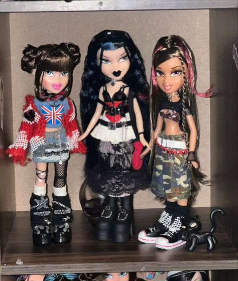 Alt Bratz Doll, Cute Simple Halloween Costumes, Bratz Aesthetic Outfit, Bratz Dolls Aesthetic, Bratz Doll Outfits, Brat Doll, Bratz Inspired Outfits, Barbie Outfits, Doll Aesthetic