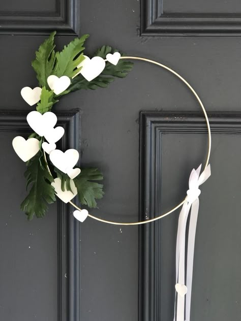 Minimalist Valentines, Deco Champetre, Diy Valentine's Day Decorations, Diy Valentines Decorations, Diy Valentines Crafts, Valentine Day Wreaths, Saint Valentine, Valentine Wreath, Valentine's Day Diy