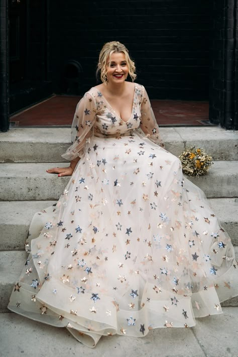 Natalie Wynn, Celestial Wedding Theme, Starry Wedding, Celestial Dress, Moon Wedding, Celestial Wedding, Plus Size Prom, Restaurant Wedding, Plus Size Prom Dresses