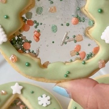 Sugarholic LLC on Instagram: "I’ve been waiting to make these for so long and finally made them. And I have to say I love it so so much 🥰 Sprinkles @foliay_llc Dreamy Wonderland 🎄 #cookies #sugarcookies #icingcookies #isomalt #cookieforsanta #christmascookies #christmascookie #southridingva #chantillyva #dmvfoodie #foodie #cutefood #yummy #shakercookie #candycookie #餅乾 #好吃 #甜點控" Wonderland Cookies, Holiday Baking Party, Christmas Pastries, Christmas Biscuits, Easy Holiday Recipes, Christmas Entertaining, Christmas Tree Cookies, Baking Party, Holiday Cookie Recipes