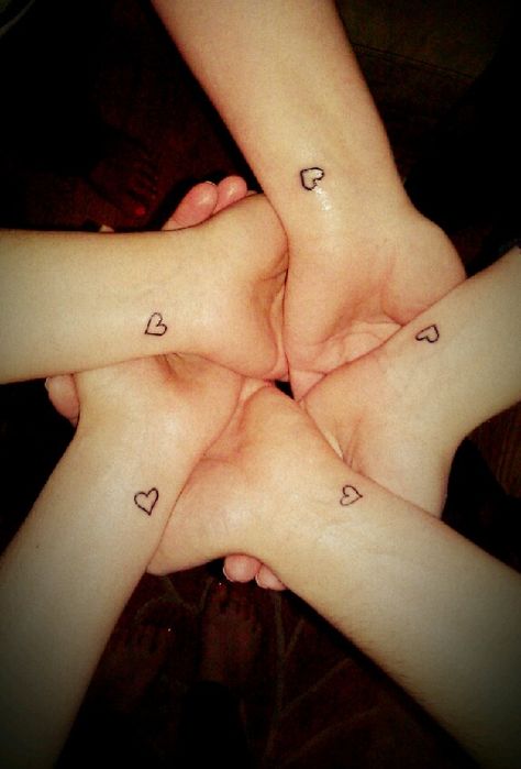 Friendship tattoo ❤ Friendship Tattoo, Tattoo 2017, Small Heart Tattoos, Tattoo Trend, Bff Tattoos, Friendship Tattoos, Cute Tiny Tattoos, Cool Small Tattoos, Best Friend Tattoos