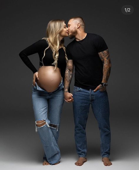 Jeans And Black Top Maternity Shoot, Couple Poses For Maternity Shoot, Maternity Photo Studio Ideas, Maternity Shoot Studio Ideas, Maternity Picture Ideas With Husband, Pregnancy Pictures With Husband, Maternity Photo Shoot Poses Couple, Maternity Pictures In Jeans, Pregnancy Photos Couples Poses