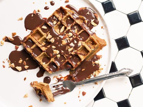 Espresso Waffles with Mocha Drizzle Mocha Sauce Recipe, Coffee Rubbed Steak, Saveur Recipes, Sweet Toast, Dutch Babies, Espresso Recipes, Brunch Time, Chocolate Espresso, Coffee Ice Cream