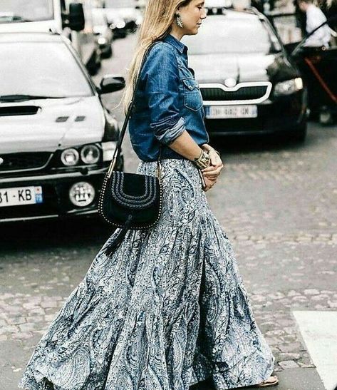 Look Hippie Chic, Vintage Street Style, Jenna Lyons, Look Boho Chic, Mode Boho, Collage Vintage, Street Style Paris, Mode Inspo, Maxi Skirts