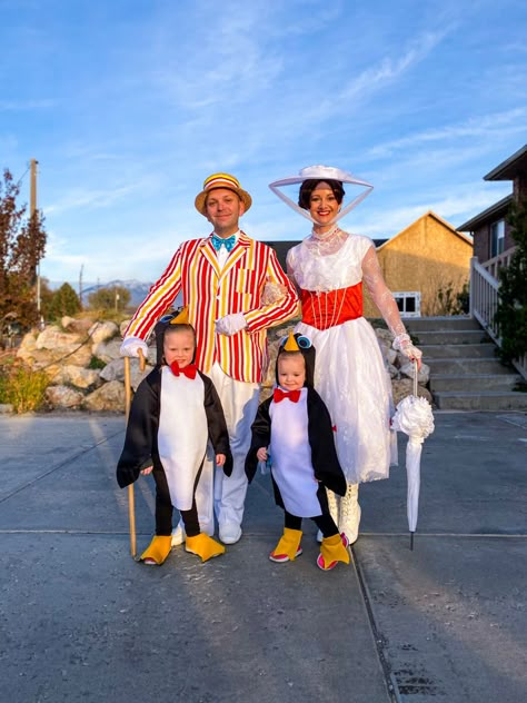 Mary Poppins Family Costume Ideas, Barbie Family Halloween Costumes, Mary Poppins Costume Family, Mary Poppins Trunk Or Treat, Ducktales Costume, Mary Poppins Family Costume, Bert And Mary Poppins Costume, Mary Poppins Halloween Costume Family, Disfraz Mary Poppins