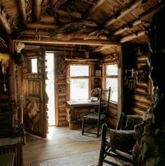 Old Log Cabin, Cabin Interior Design, Log Cabin Living, Hunting Cabin, Cabin Interiors, Cabin Living, Little Cabin, Gas Stations, Log Cabin Homes