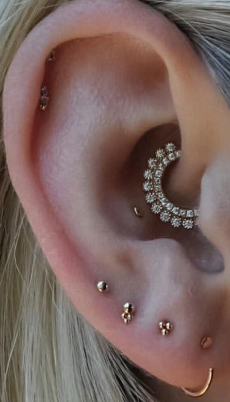 Daith With Conch Piercing, Daith And Conch Piercing Combination, Conch And Daith Piercing, Daith And Conch Piercing, Anti Helix, Daith Piercings, Cute Ear Piercings, Multiple Piercings, Piercing Ideas