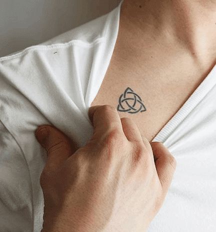 Simplicity Tattoos, Small Celtic Tattoos, Triquetra Tattoo, Trinity Knot Tattoo, Celtic Knot Tattoo, Irish Tattoos, Knot Tattoo, Inkbox Tattoo, Celtic Tattoo