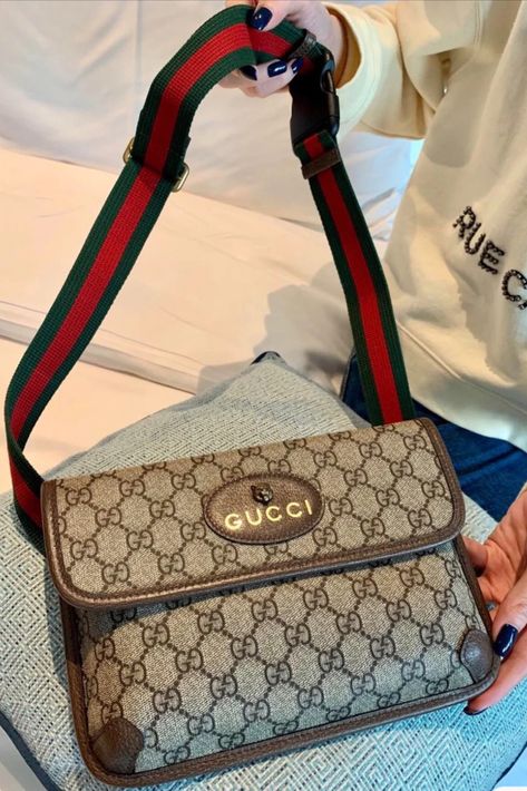 Luxury Gucci Crossbody Bag, Woman Sling Bag, Gucci Crossbody Bag With Logo, Gucci Red Shoulder Bag For Travel, Gucci Bag Outfit, Gucci Shoulder Bag With Turn-lock For Travel, Pre-owned Luxury Gucci Bags, Gucci Crossbody Bag, Gucci Crossbody