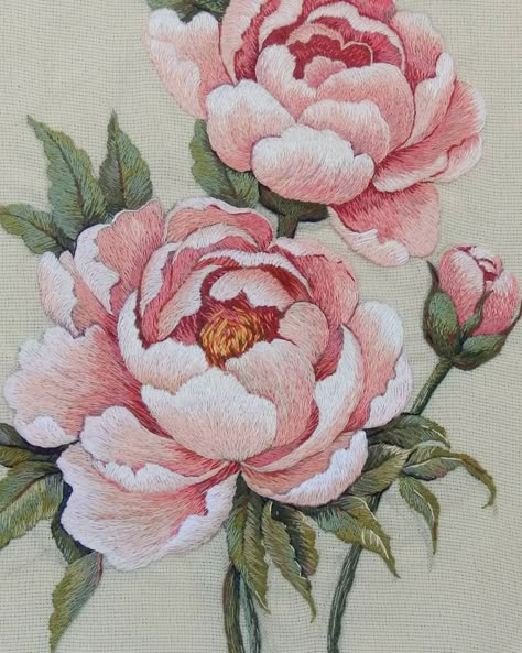 Embroidery Peony, Peony Embroidery, Needle Painting, Embroidery Template, Hand Embroidery Patterns Flowers, Pola Sulam, Embroidery Stitches Tutorial, Handmade Embroidery Designs, Hand Embroidery Flowers