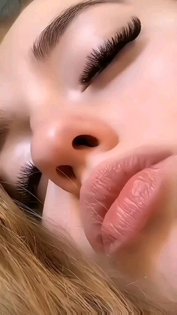 Beauty Hacks Lips, Actress Hairstyles, Kissy Face, Romantic Girl, Hot Lips, Stunning Outfits, Beautiful Lips, Hottest Fashion Trends, Beautiful Smile Women