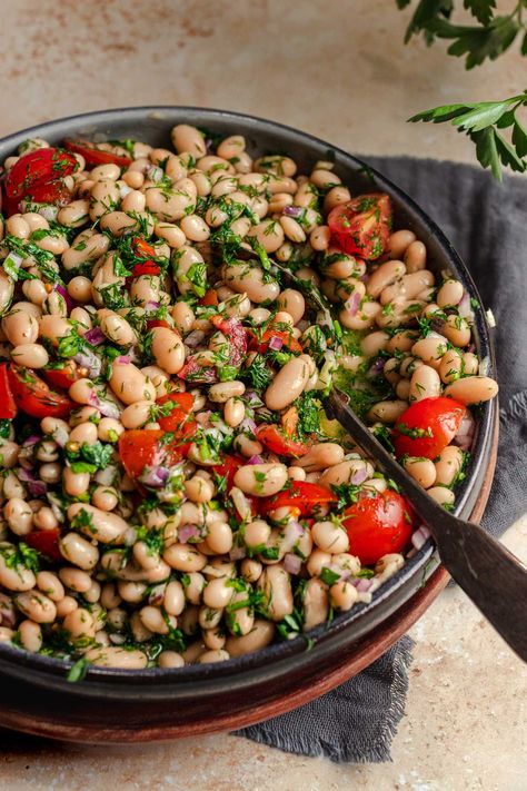 Herby Bean Salad, White Navy Beans Recipes, Navy Bean Side Dish Recipes, Navy Bean Salad Recipes, Navy Bean Salad, White Navy Bean Recipes, Navy Beans Recipe, Bean Salad Vegan, Vegan Summer Salad